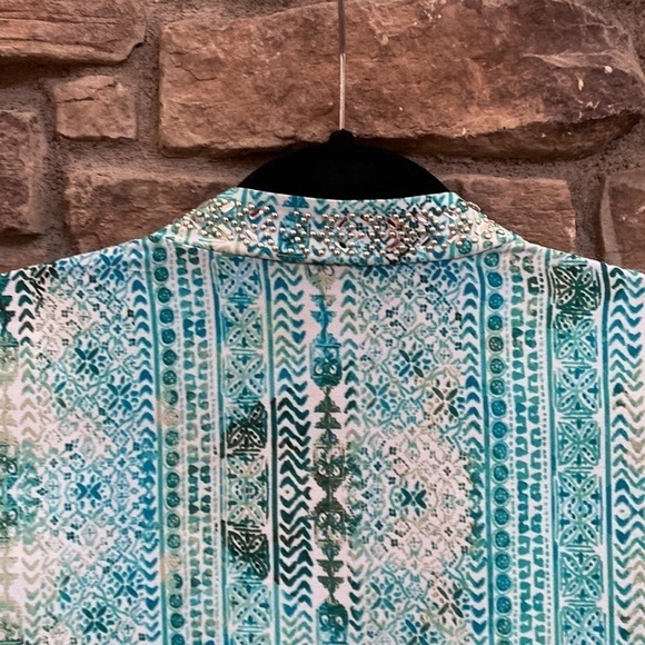 City View teal blouse with silver embellishments. Large. - Picture 5 of 11
